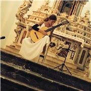 Insegnante di musica offre lezioni di chitarra personalizzate per tutte le età